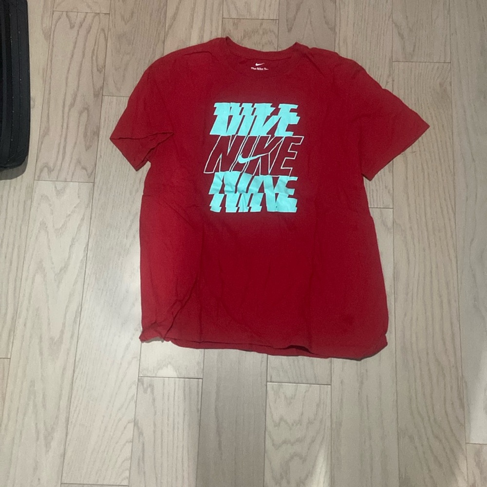 Nike Red T-Shirt Size Large